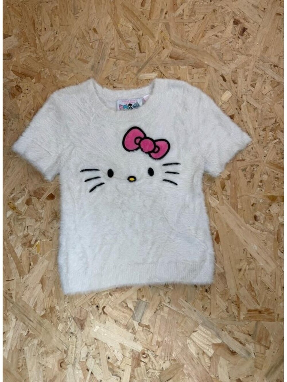 Forever 21 Hello Kitty Fuzzy Knit Sweater Womens Medium White Short Sleeve Crop